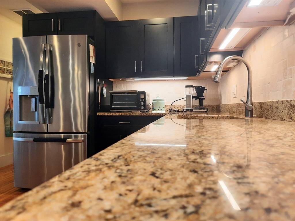 Plymouth, MA 02360,76 Court St #4