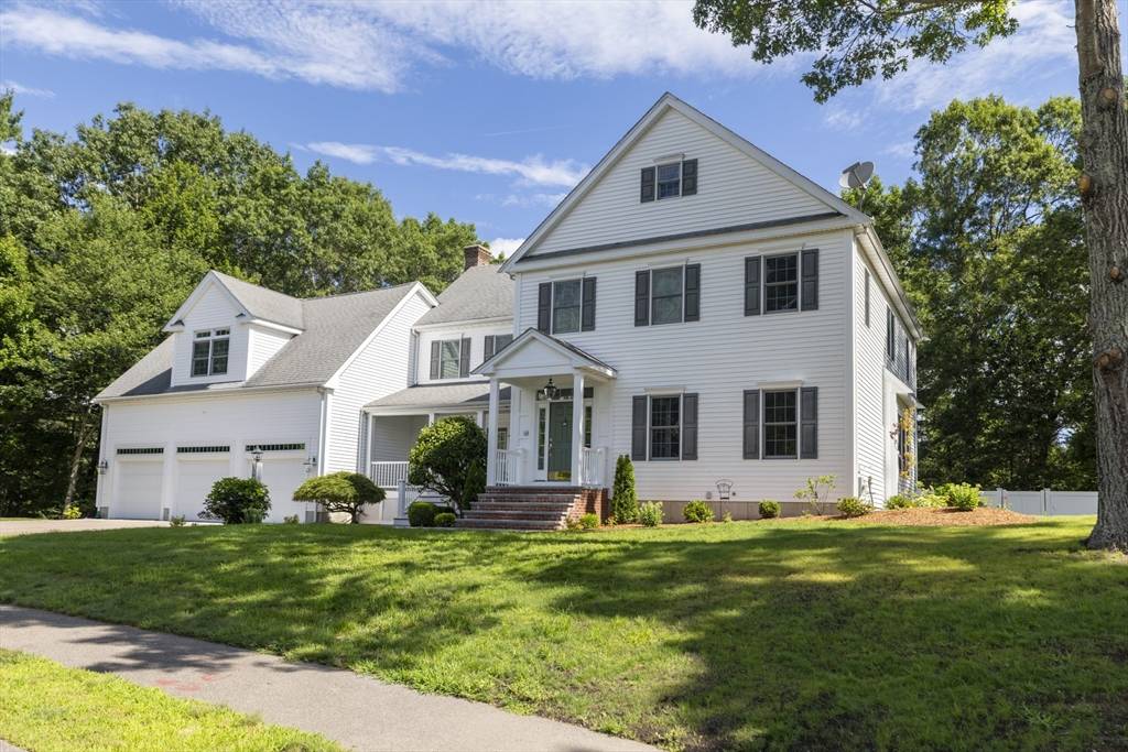 Medway, MA 02053,9 Tulip Way