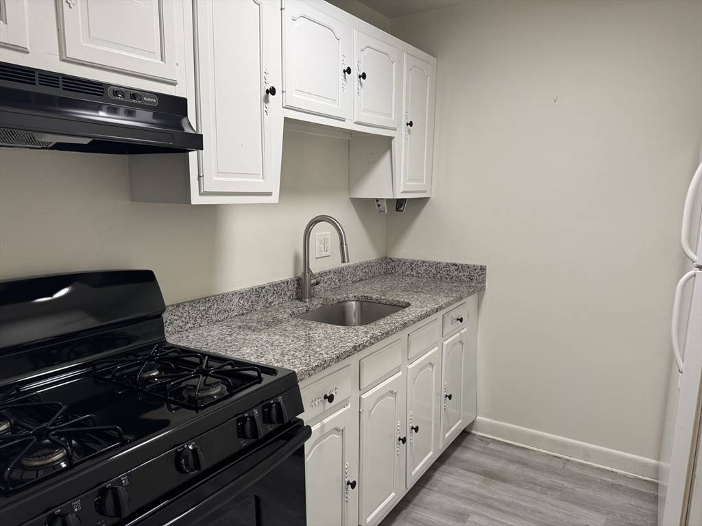 Holbrook, MA 02343,50 Francis Street #13