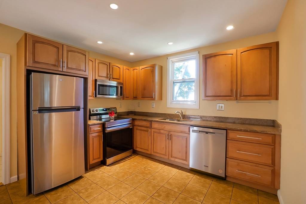 Quincy, MA 02169,15-17 Parsons St #17