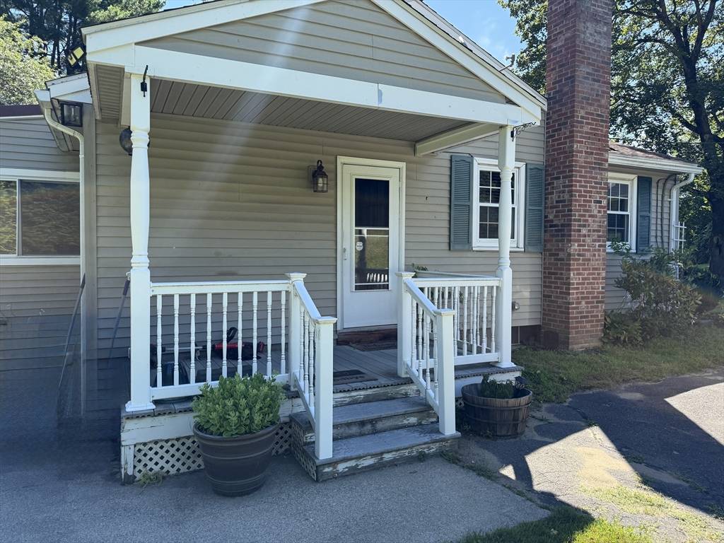Ware, MA 01082,1 Anna St