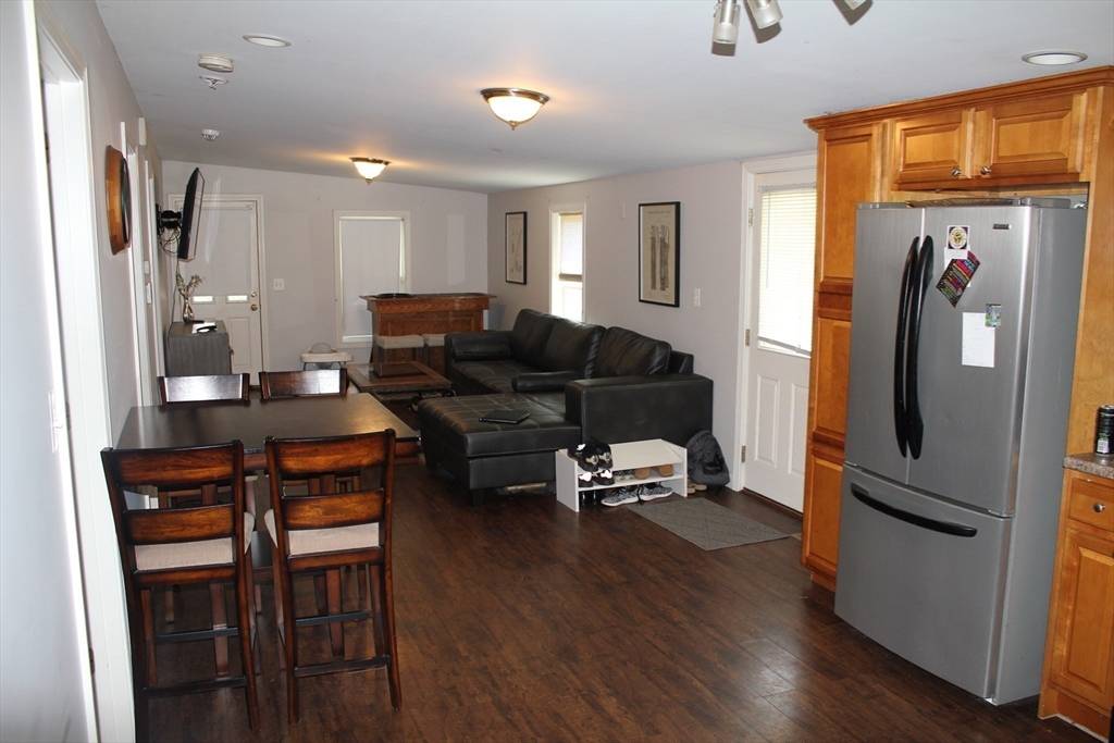 Chicopee, MA 01020,24 Blanchard Street