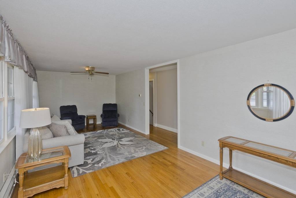 Holyoke, MA 01040,169 Michigan Ave