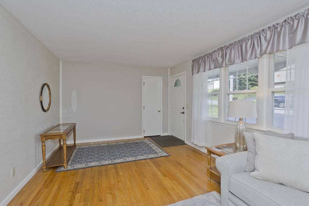 Holyoke, MA 01040,169 Michigan Ave