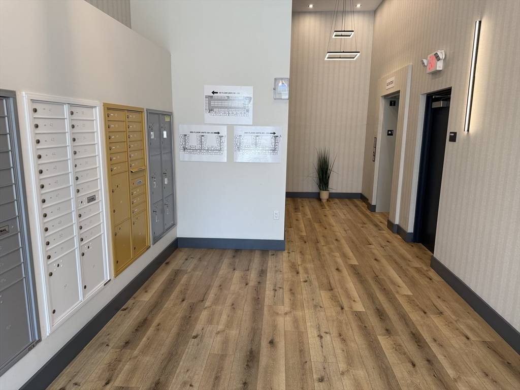 Somerville, MA 02145,60 Cross St E #207