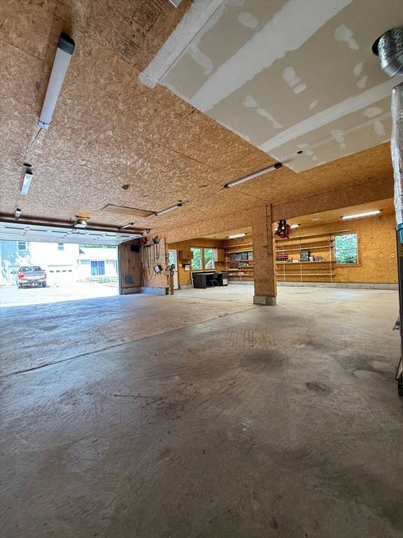 Westfield, MA 01085,291 Pochassic Rd
