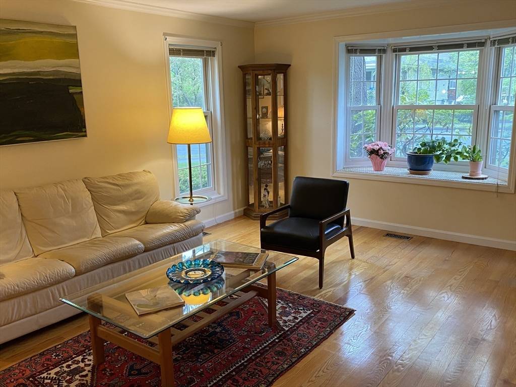 Needham, MA 02492,19 Oakland Avenue #19