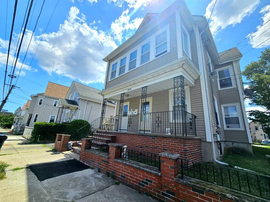 Malden, MA 02148,398 Charles St #2