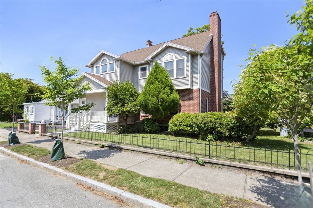 Newton, MA 02465,17 Gilbert St