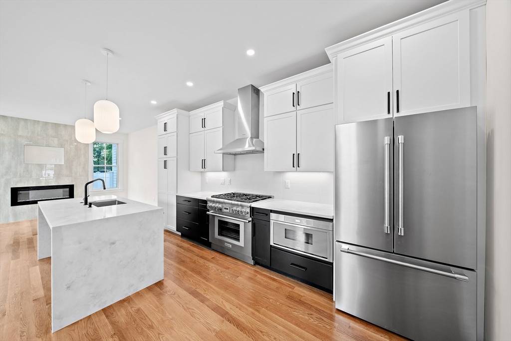 Newton, MA 02458,11 Jasset St #11