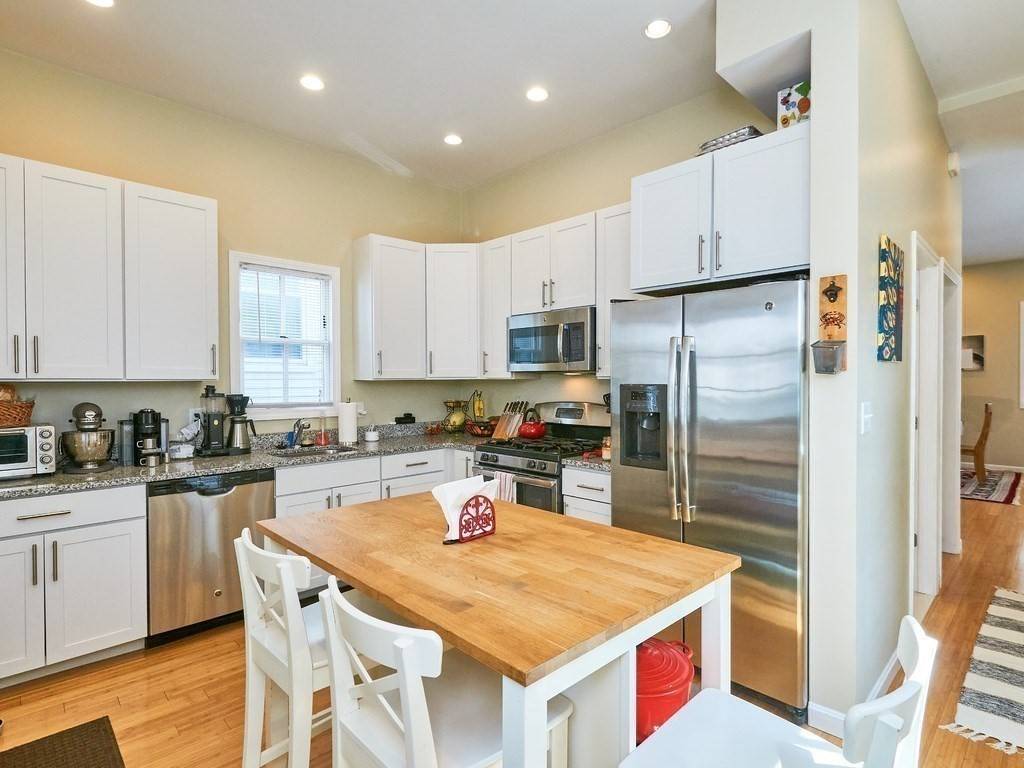 Newton, MA 02464,86 High St #86