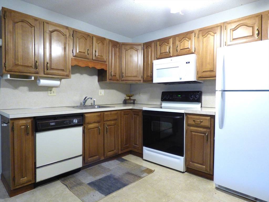 Ludlow, MA 01056,51 Morse St #8