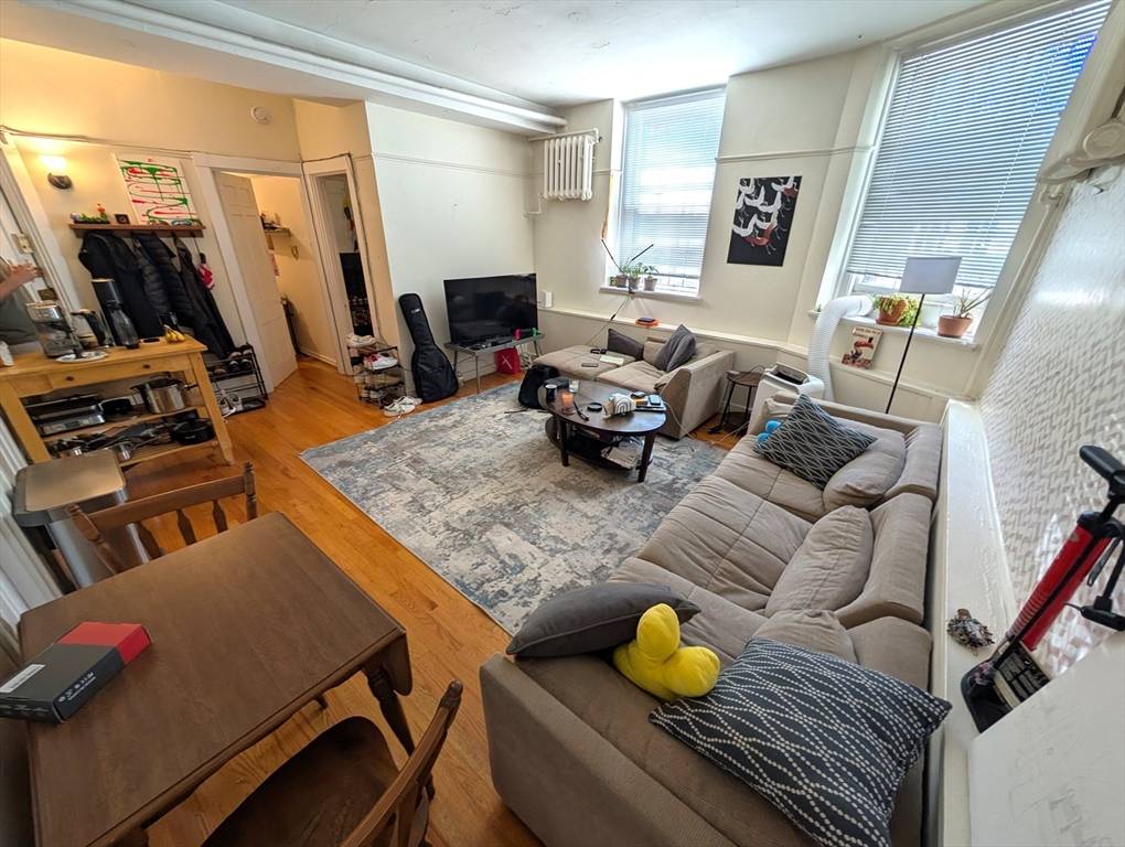 Boston, MA 02108,10 Otis Place #2