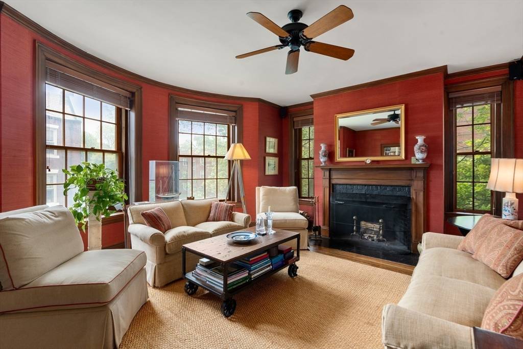 Brookline, MA 02445,143 Beaconsfield Rd #2