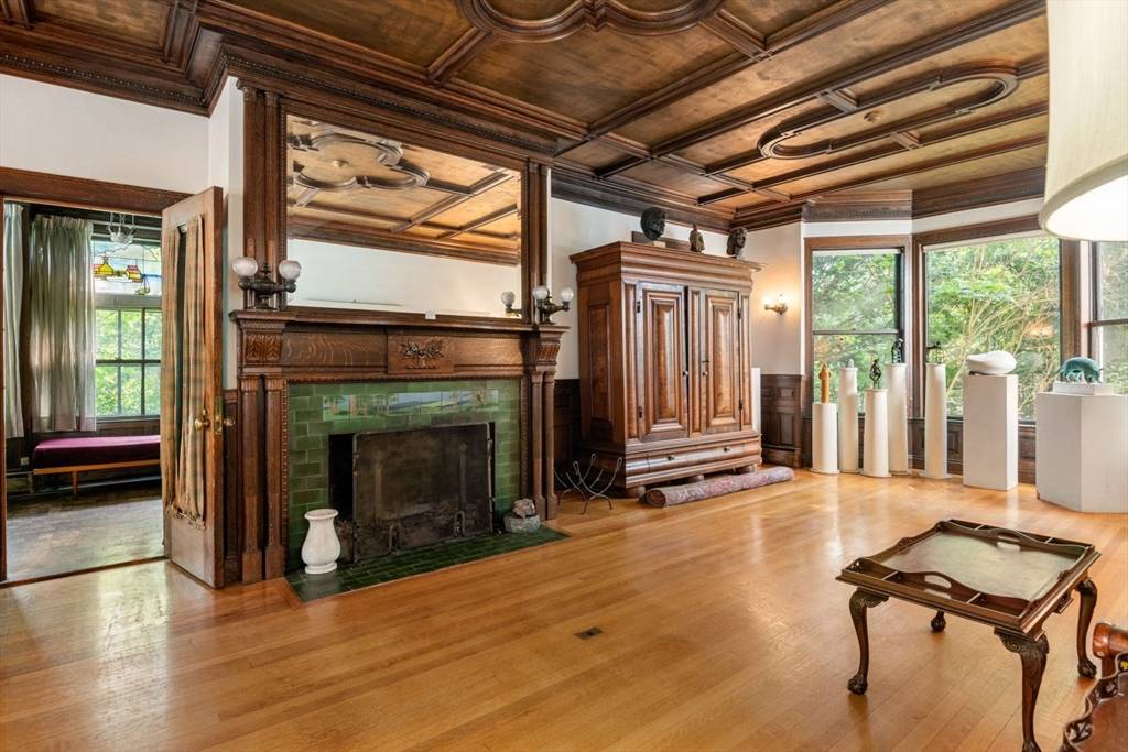 Brookline, MA 02445,9 Downing Road