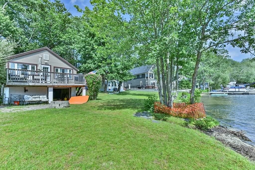 Webster, MA 01570,27 Lakeview Rd.