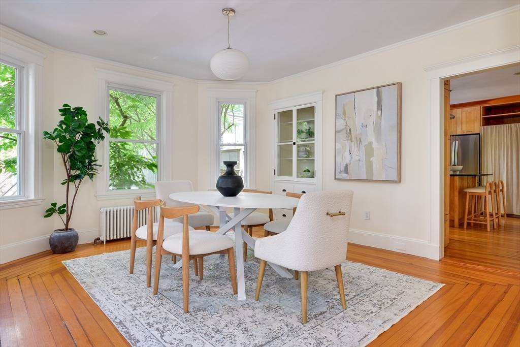 Cambridge, MA 02138,54 Ellery Street #1