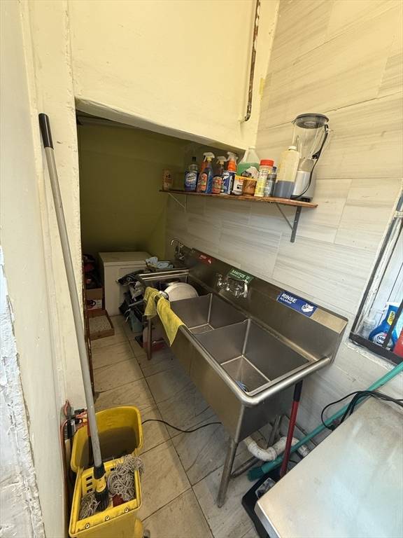 Boston, MA 02130,186 Heath St