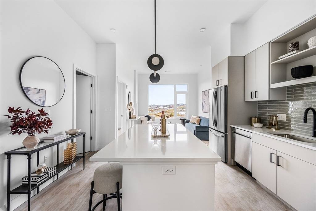 Revere, MA 02151,93 Bennington St #412