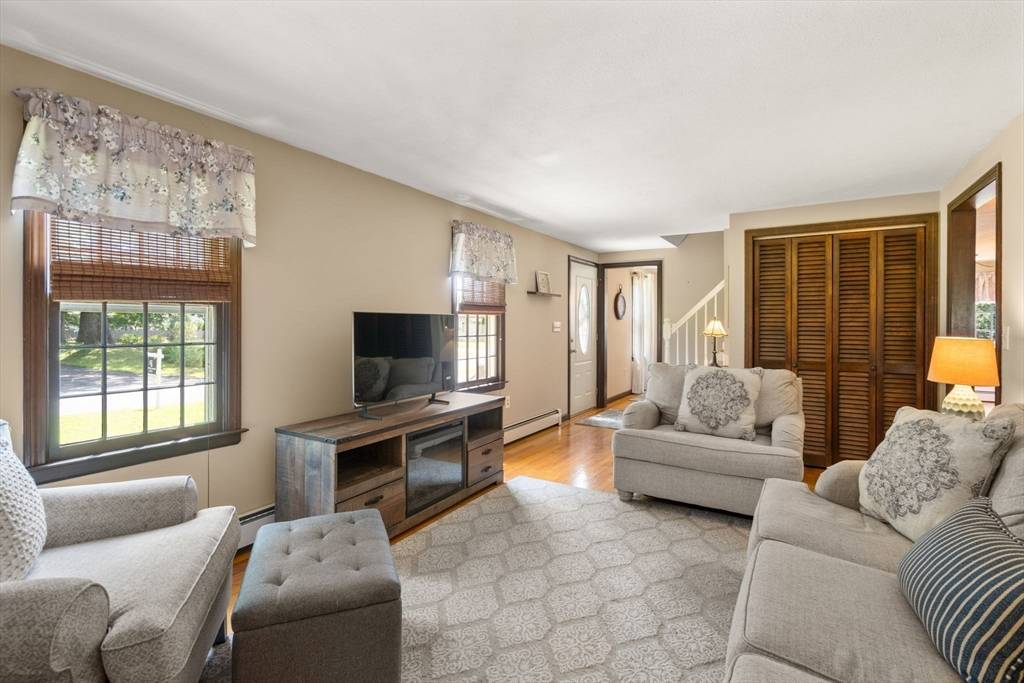 Westfield, MA 01085,32 Linda Dr
