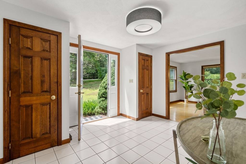 Acton, MA 01720,1 Maillet Dr