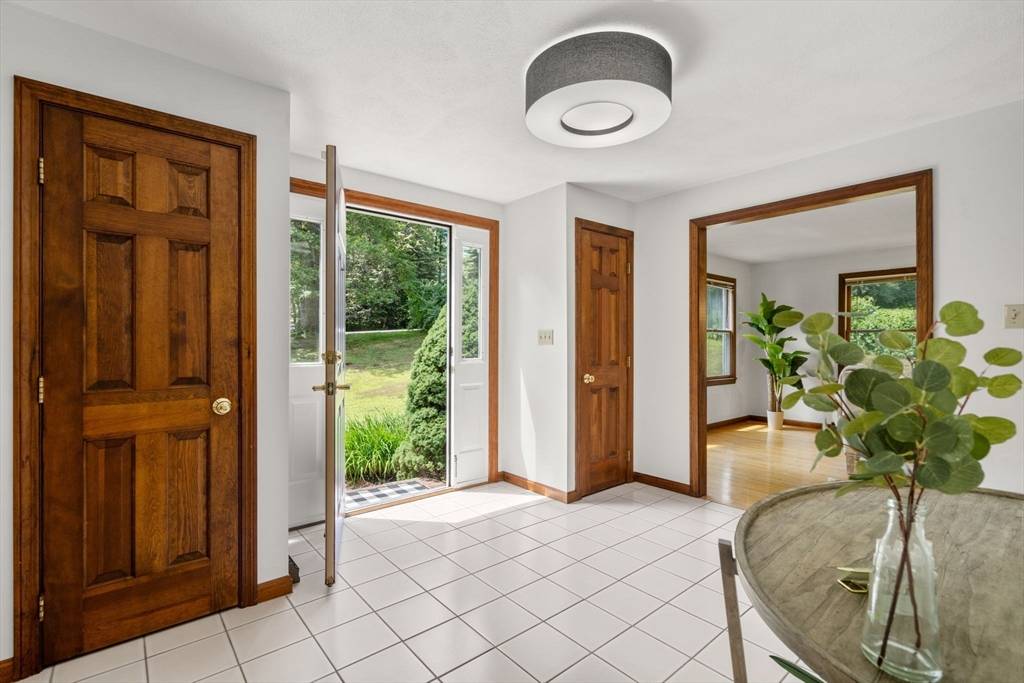 Acton, MA 01720,1 Maillet Dr
