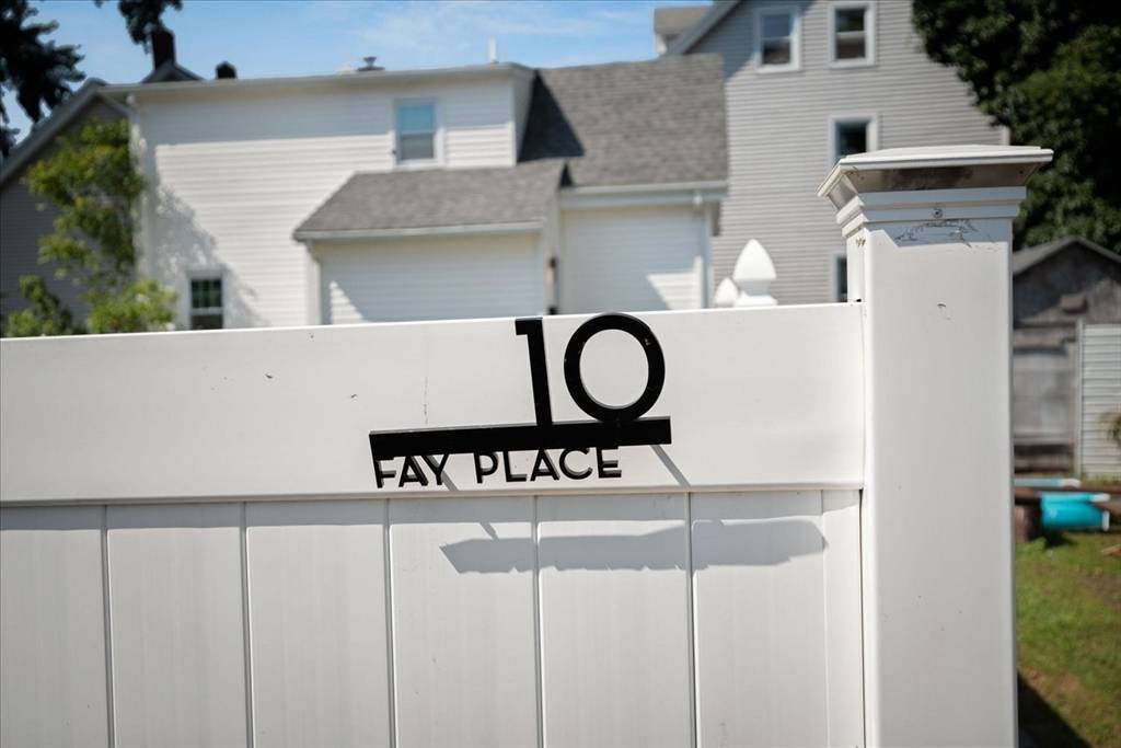 Haverhill, MA 01830,10 Fay Pl