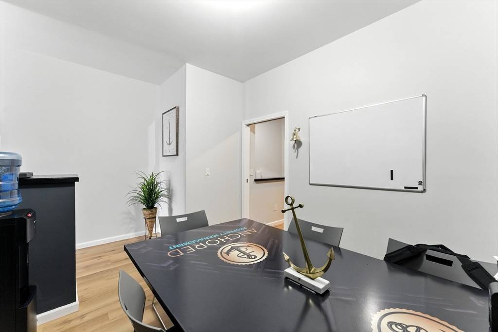 Springfield, MA 01108,672-676 Dickinson St