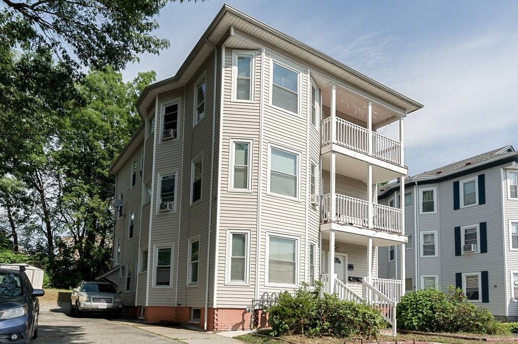 Worcester, MA 01603,26 Haynes St #1