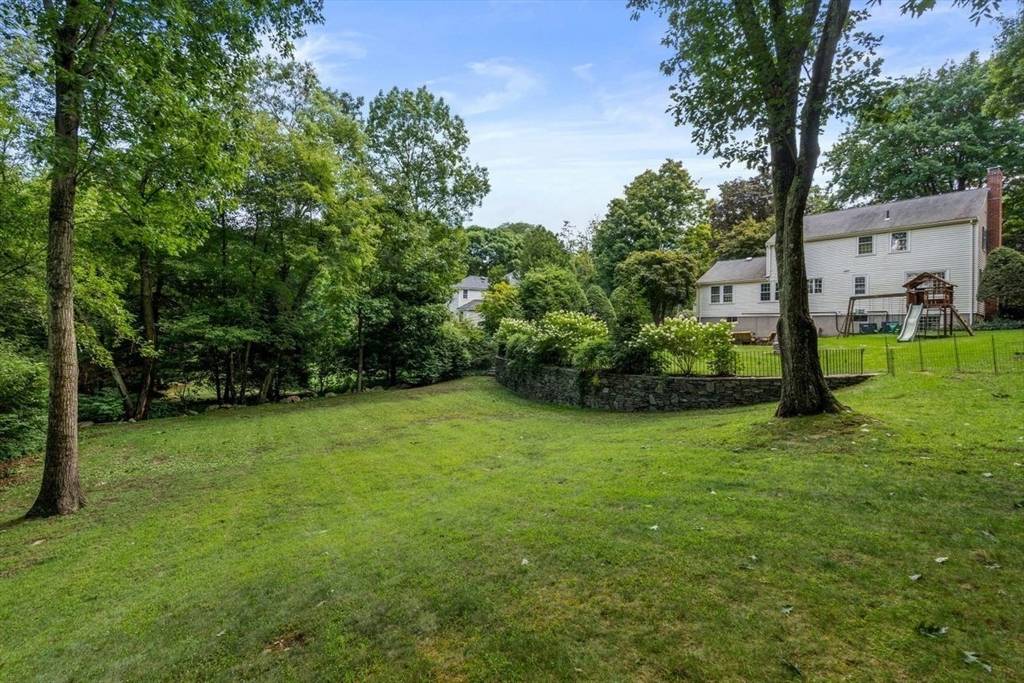 Wellesley, MA 02481,11 Nantucket Road #11