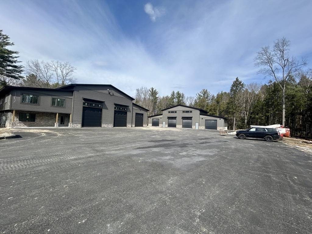 Easthampton, MA 01027,15 Oneil St #B2