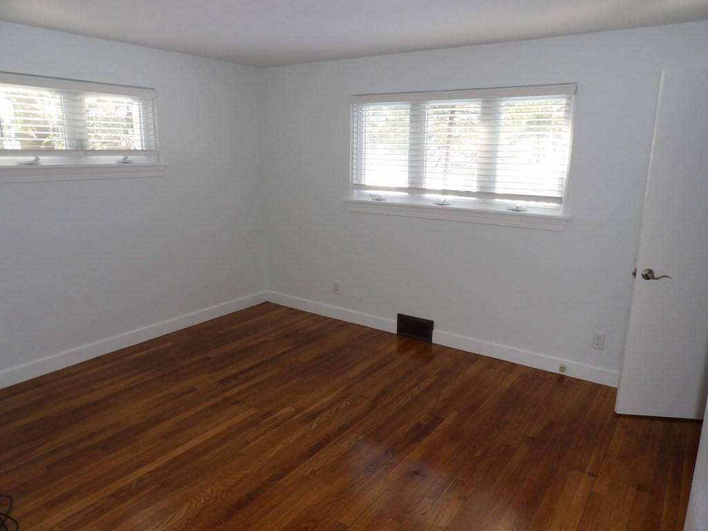 Bedford, MA 01730,17 Hilltop Dr #0