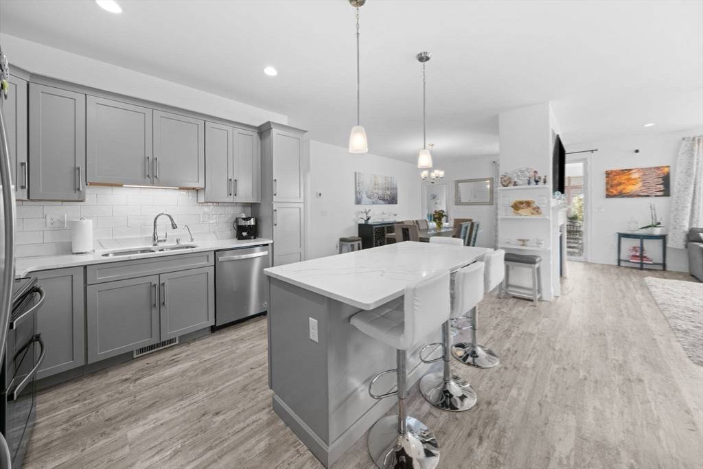 Rehoboth, MA 02769,9 Sophia Dr