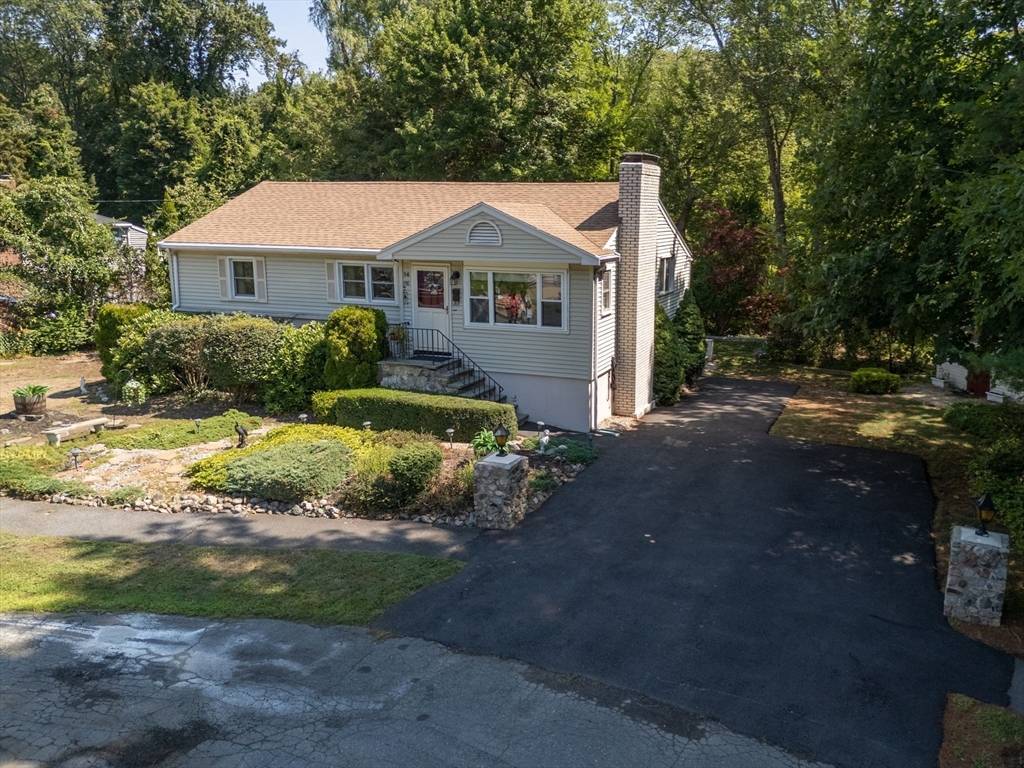 Peabody, MA 01960,14 Crestwood Ln