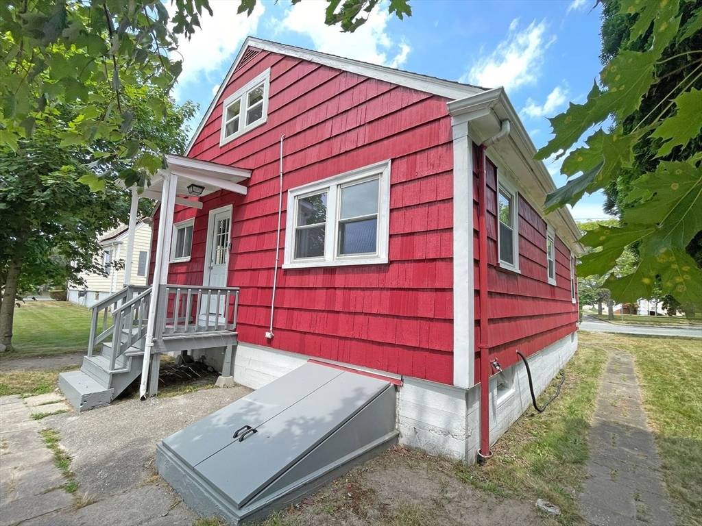 New Bedford, MA 02745,226 Tarkiln Hill Rd