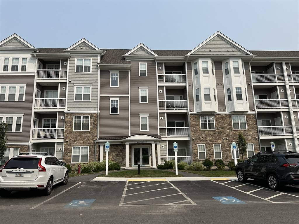 Westborough, MA 01581,3102 Peters Farm Way #102