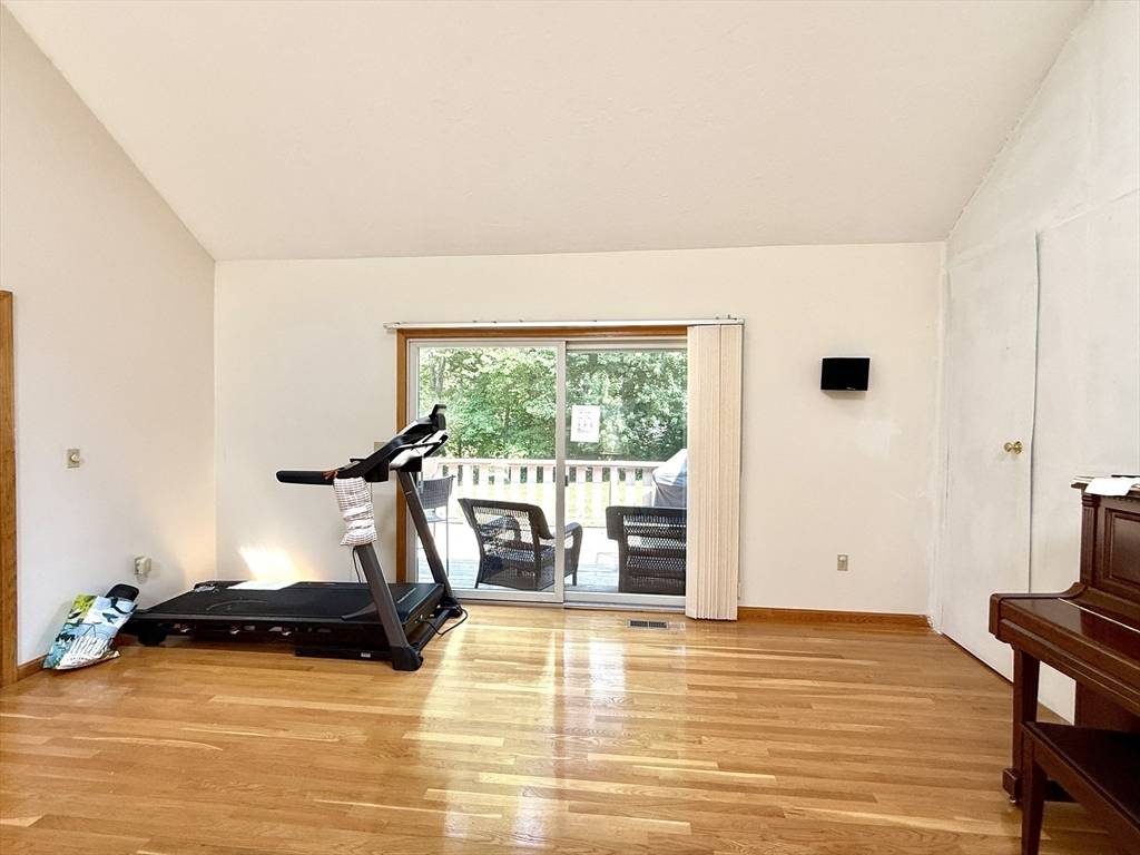 Weston, MA 02493,29 Page Rd