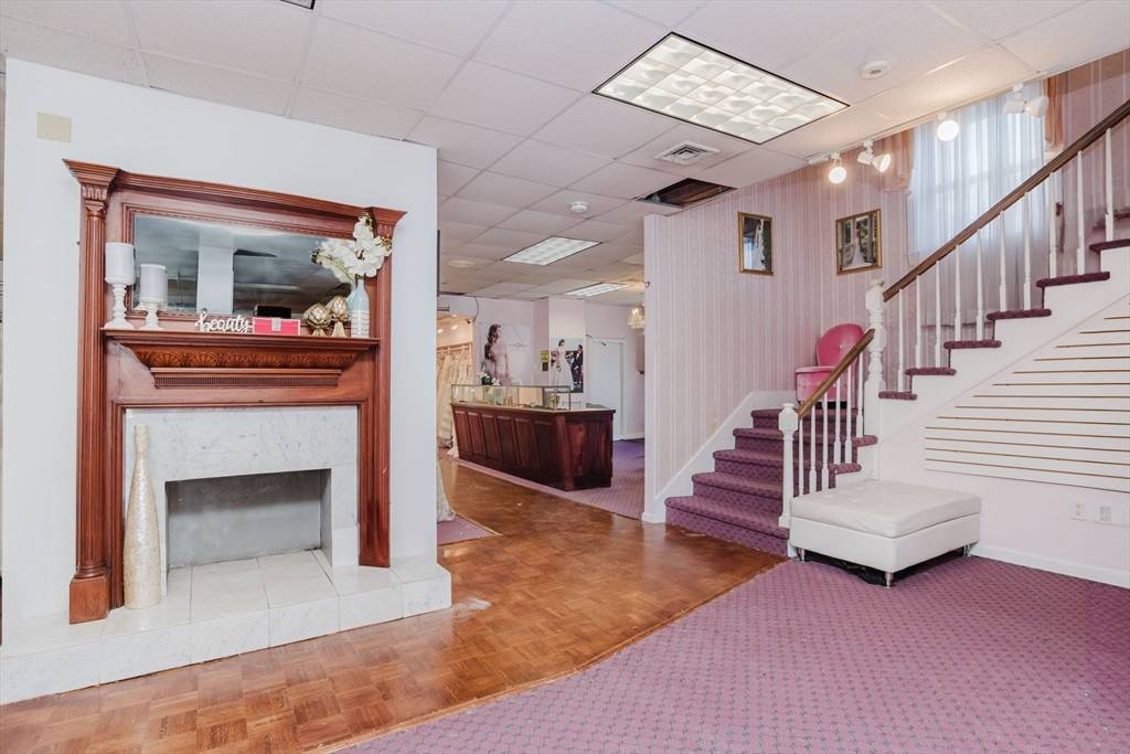 Fall River, MA 02721,452 South Main Street