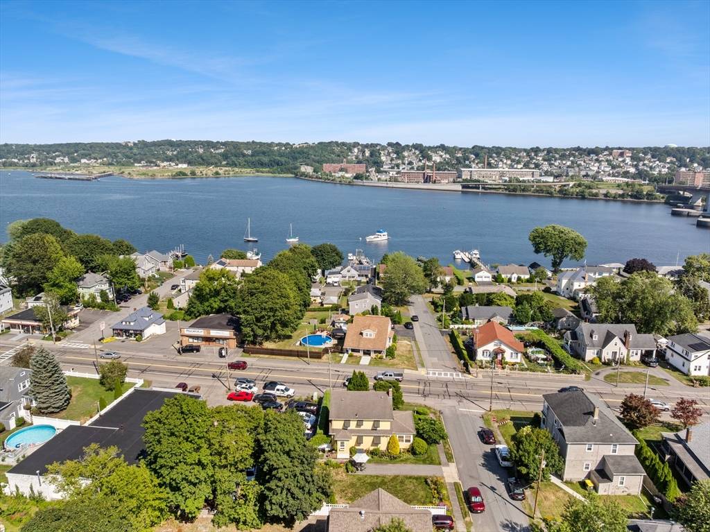 Somerset, MA 02726,1095 Riverside Ave