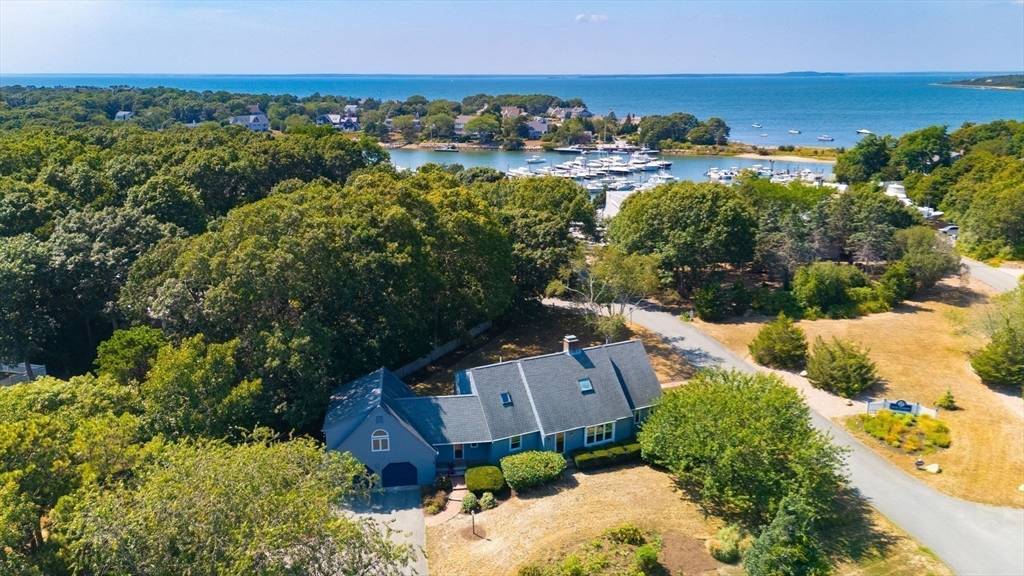 Falmouth, MA 02556,24 Fiddlers Cove Rd