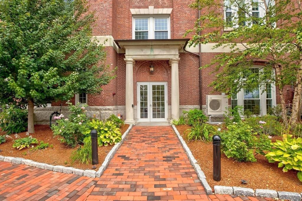 Reading, MA 01867,52 Sanborn Street #408