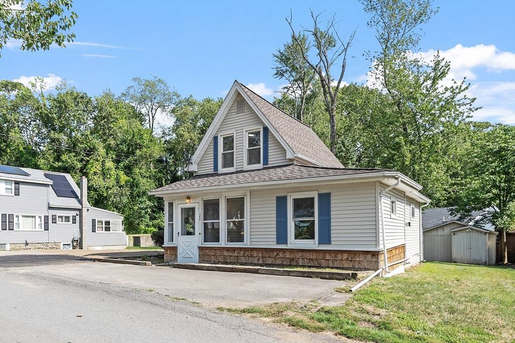 Lunenburg, MA 01462,29 Lakeview Ave