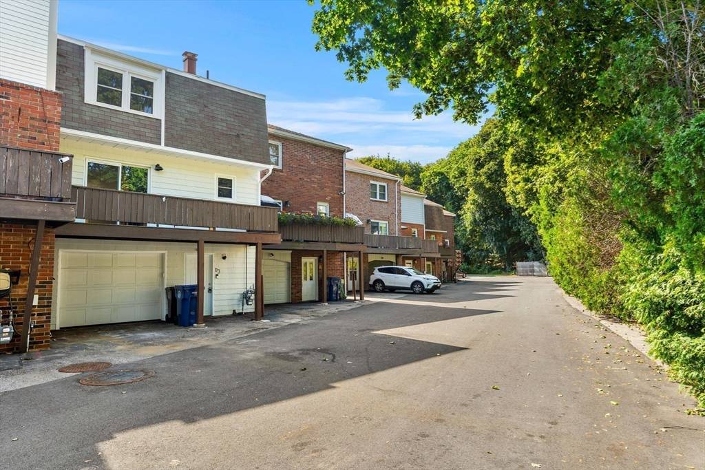 Salem, MA 01970,6 Loring Hills Ave #D3