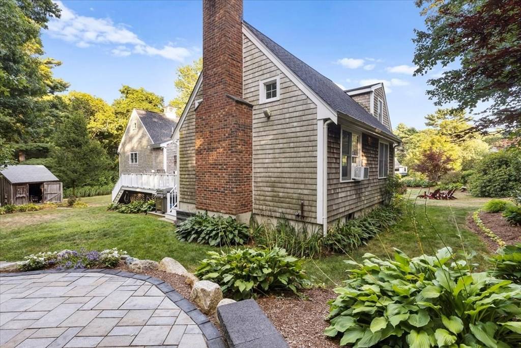 Plymouth, MA 02360,11 April Way