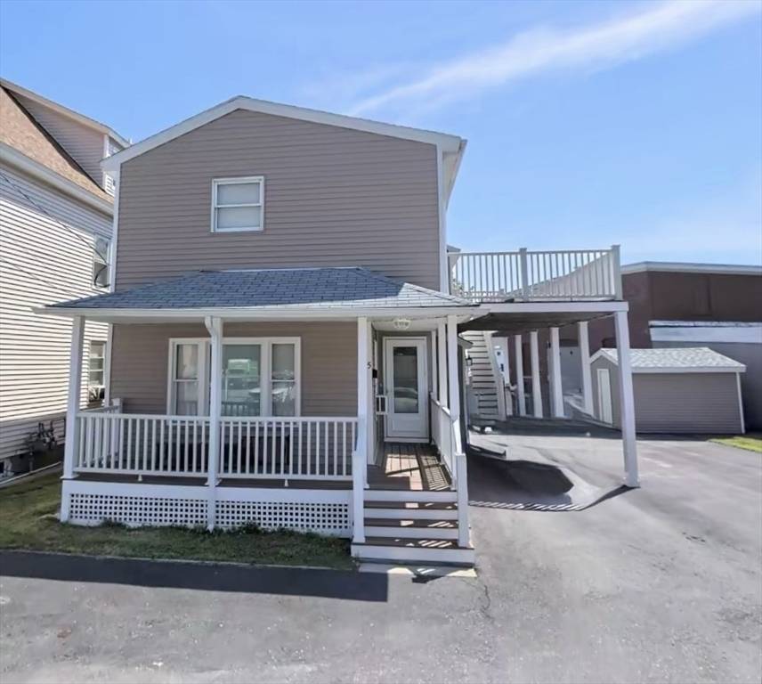 Lawrence, MA 01841,5 Blakelin St