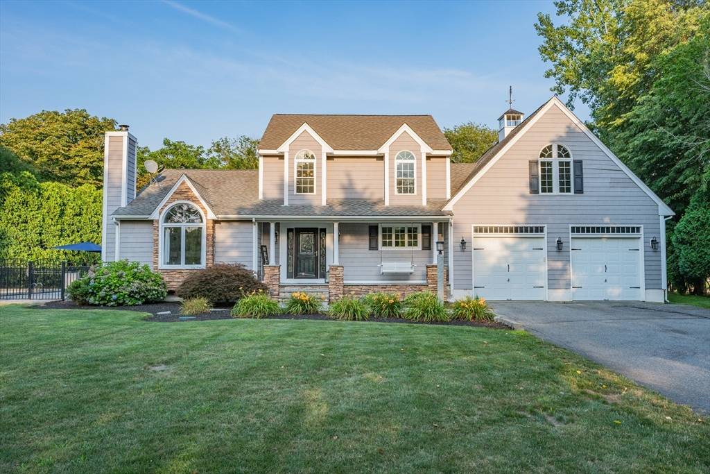 Westport, MA 02790,2 Lawtons Ln