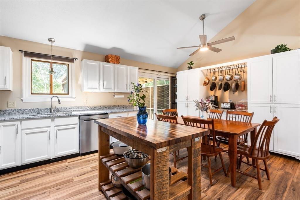 Ludlow, MA 01056,21 Nora Ln