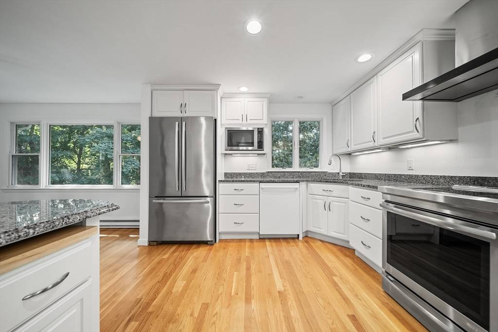 Lancaster, MA 01523,19 Magnolia Avenue