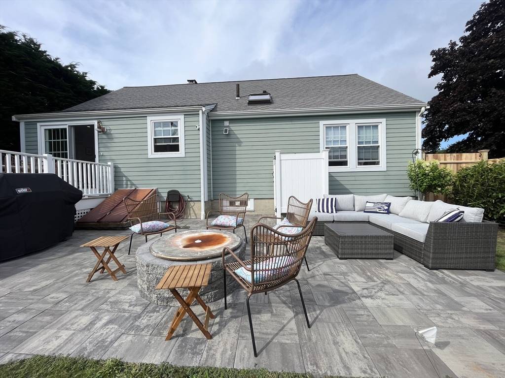 Dartmouth, MA 02748,710 Elm St