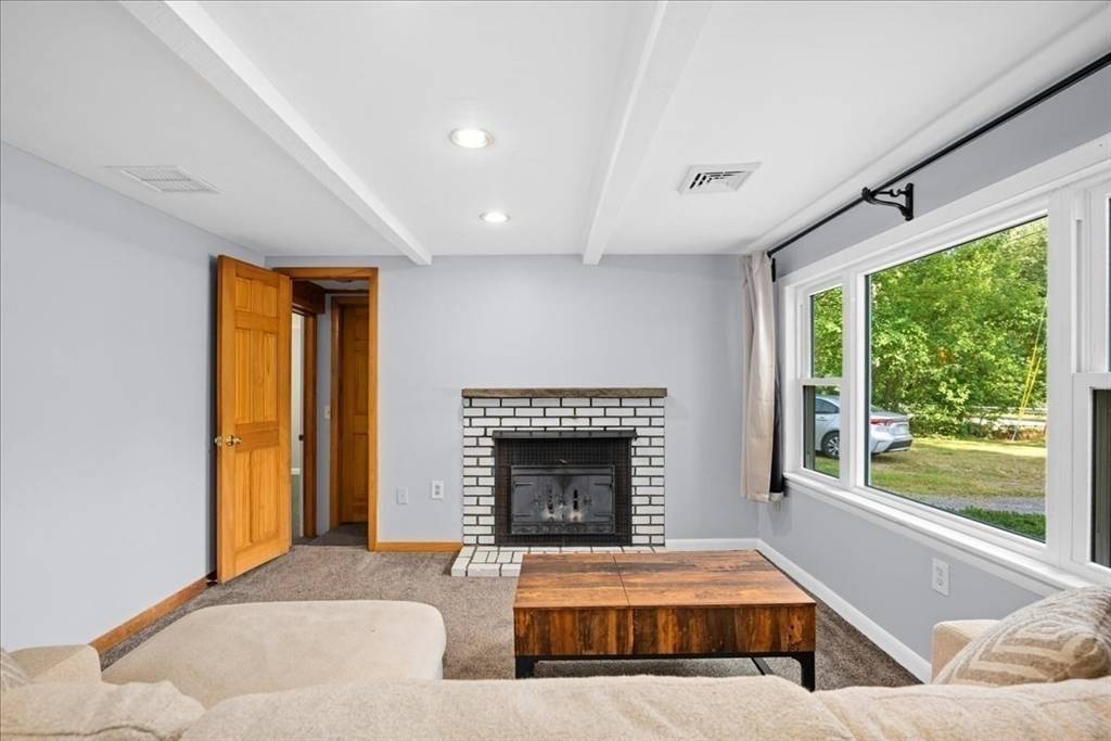 Bellingham, MA 02019,926 S Main Street